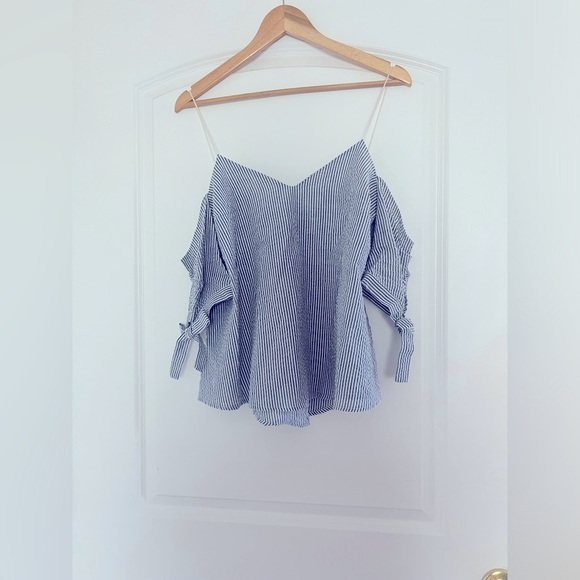 Kimchi Blue by Urban Outfitters Off The Shoulder Blouse - Picture 1 of 6
